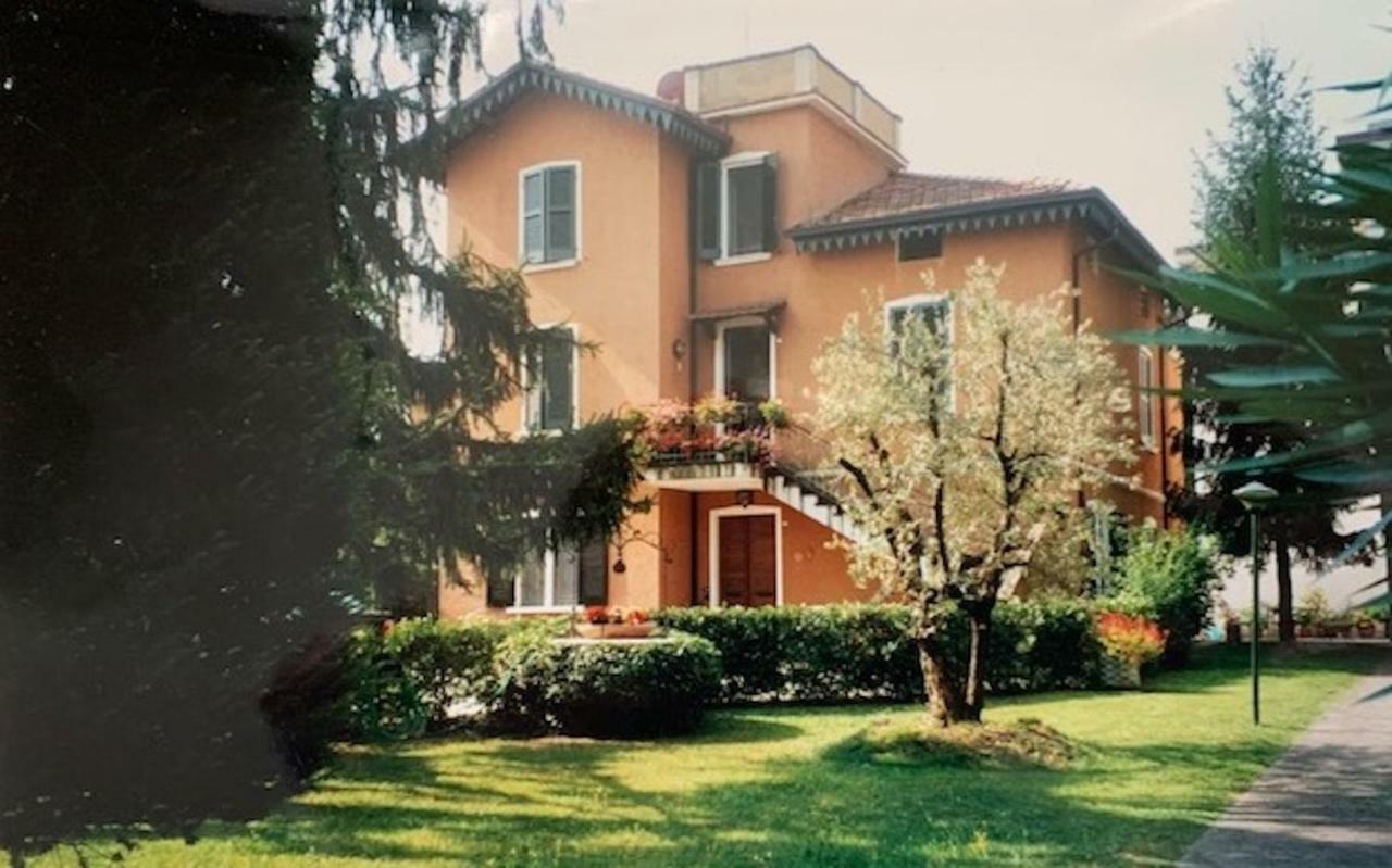 Appartamento Villa Margherita Дезенцано-дель-Гарда Экстерьер фото